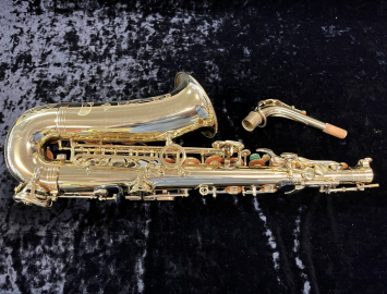 Photo PRISTINE Selmer Super Action 80 Series II Alto Saxophone - Serial # 598120